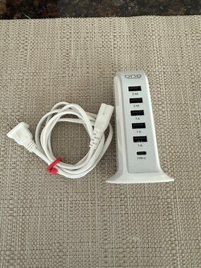 One Power Desktop USB Power Hub Charging Tower